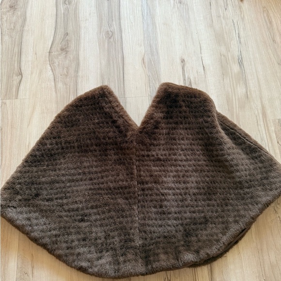 Dennis basso Brown Faux Fur Shawl - Picture 2 of 4
